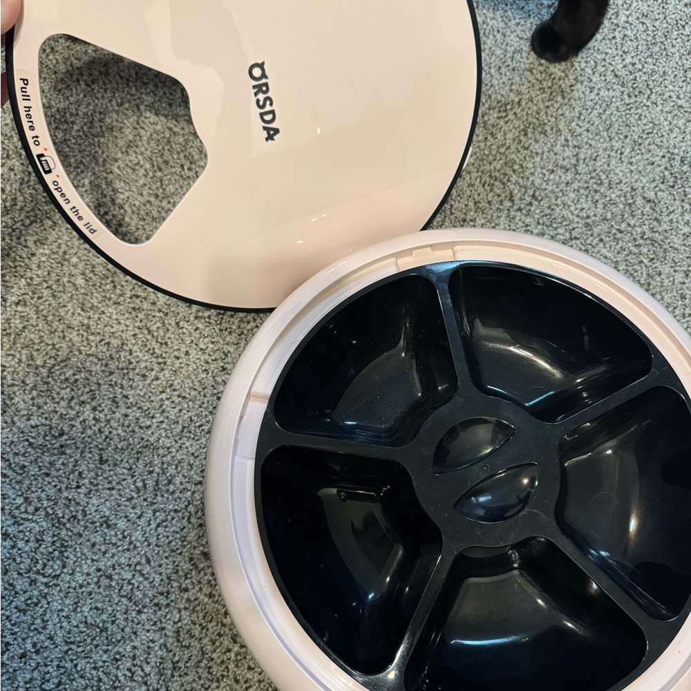 URSDA Automatic Pet Feeder